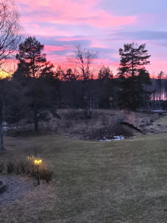Skogsbrynet B&B, Bredsjoe Nya Herrgard Hällefors Esterno foto