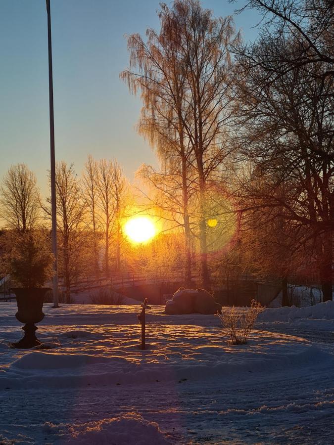 Skogsbrynet B&B, Bredsjoe Nya Herrgard Hällefors Esterno foto