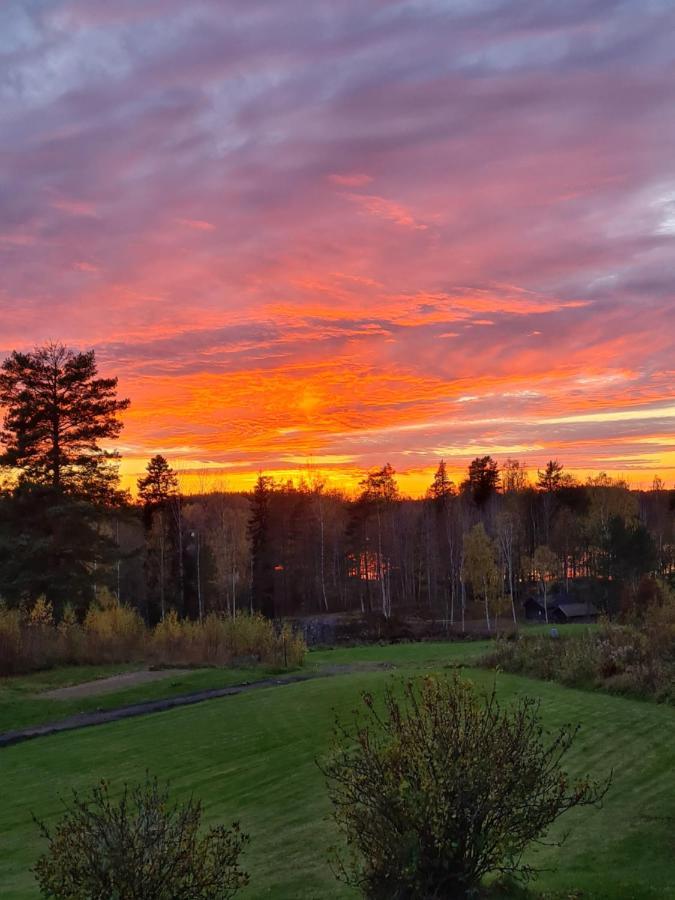 Skogsbrynet B&B, Bredsjoe Nya Herrgard Hällefors Esterno foto