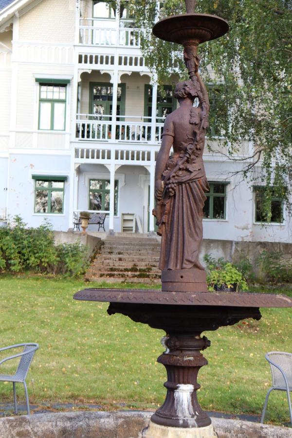 Skogsbrynet B&B, Bredsjoe Nya Herrgard Hällefors Esterno foto