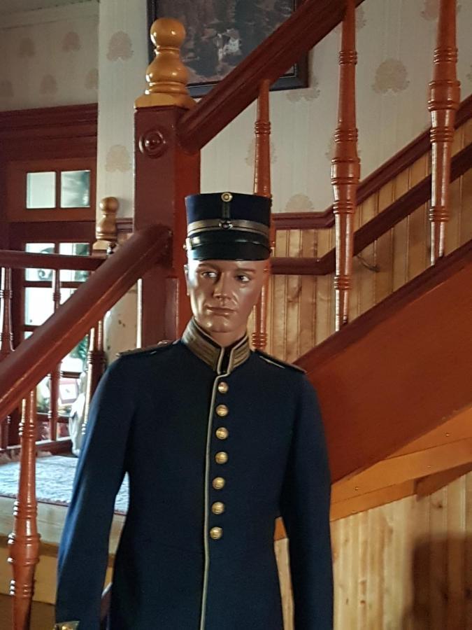 Skogsbrynet B&B, Bredsjoe Nya Herrgard Hällefors Esterno foto